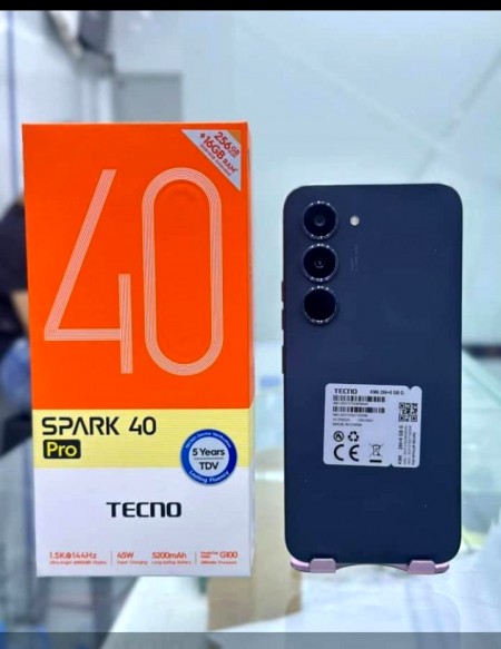 Spark 40 pro